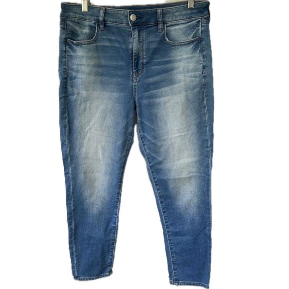 American Eagle AEO Women's Hi-Rise Jegging Crop Factory Faded Denim Jeans 14 - Picture 1 of 6